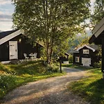 Sjarmerende Tommerhytte Pa Gardstun *