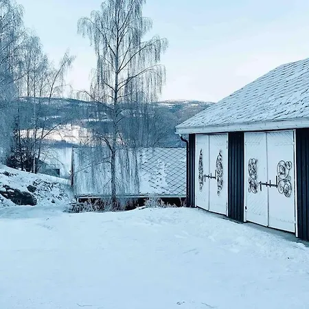 Sjarmerende Tommerhytte Pa Gardstun شقة *