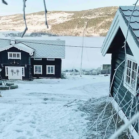 Sjarmerende Tommerhytte Pa Gardstun Lejlighed Baukal