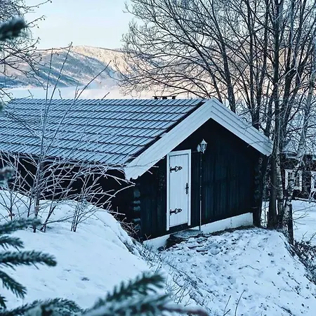 Lejlighed Sjarmerende Tommerhytte Pa Gardstun Baukal