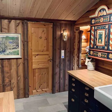 شقة Sjarmerende Tommerhytte Pa Gardstun *