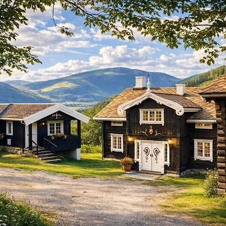 Sjarmerende Tommerhytte Pa Gardstun