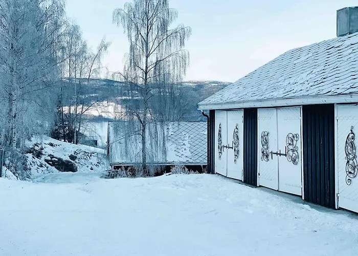 Sjarmerende Tommerhytte Pa Gardstun Lejlighed *