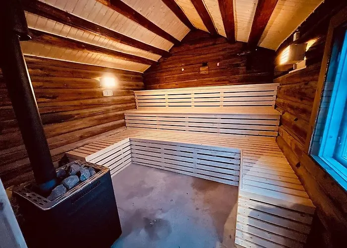 Sjarmerende Tommerhytte Pa Gardstun * Baukal