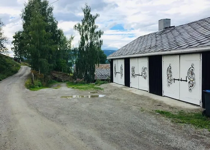 Sjarmerende Tommerhytte Pa Gardstun Lejlighed *