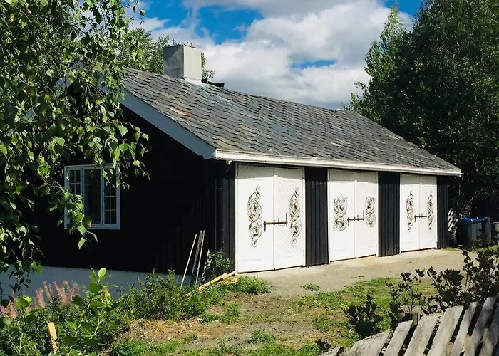 Sjarmerende Tommerhytte Pa Gardstun *