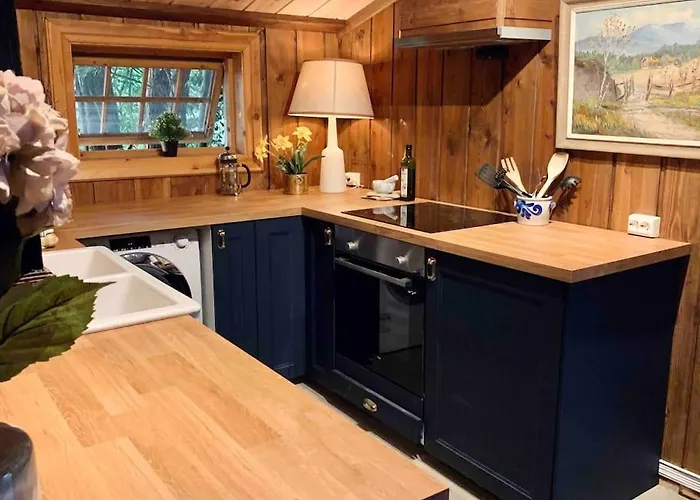 Sjarmerende Tommerhytte Pa Gardstun Lejlighed *