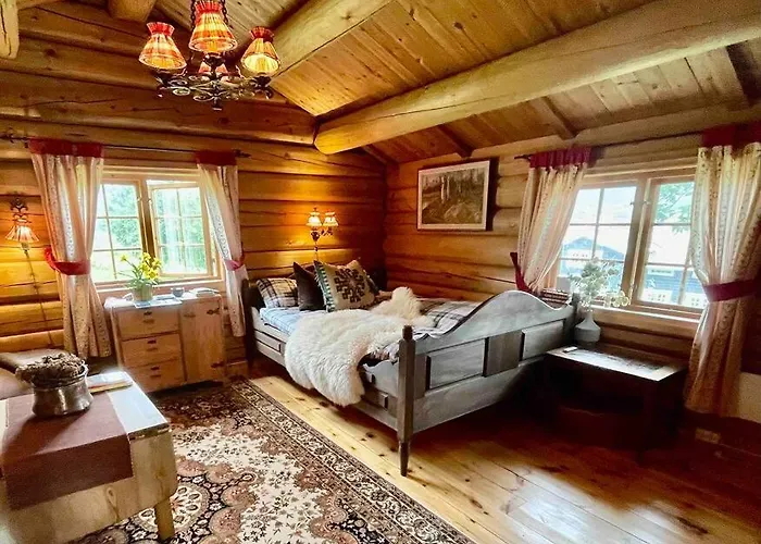 Sjarmerende Tommerhytte Pa Gardstun Lejlighed Baukal