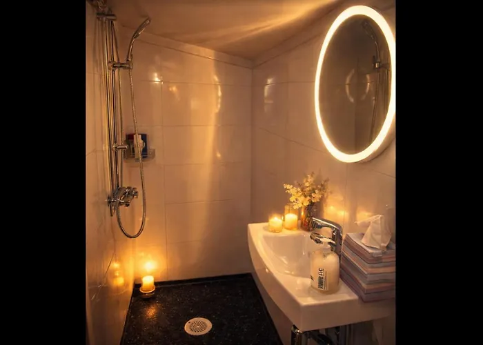 Sjarmerende Tommerhytte Pa Gardstun * Baukal